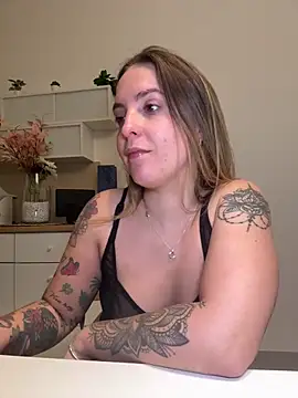 LiliMorganxxx online show from December 1, 2025, 2:05 am