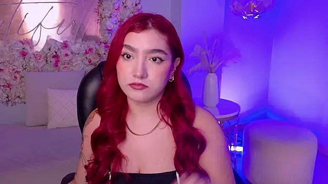 ViolettCastel online show from November 20, 2025, 7:13 pm