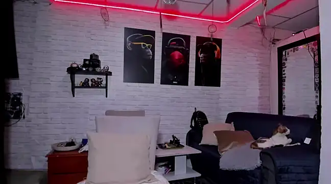 Kimmymadison- online show from January 19, 2025, 5:26 am