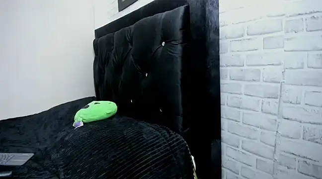 Kimmymadison- online show from March 19, 2025, 7:49 pm