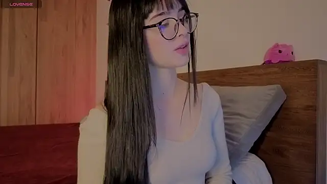Snapshot of Roxxy_mora chatting on June 22, 2026, 10:51 pm Roxxy mora online show from June 22, 2026, 10:51 pm