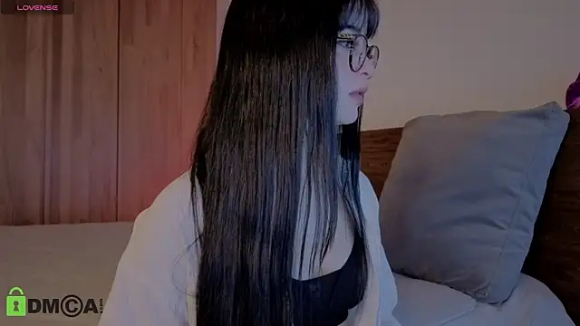 Snapshot of Roxxy_mora chatting on July 14, 2026, 10:26 pm Roxxy mora online show from July 14, 2026, 10:26 pm