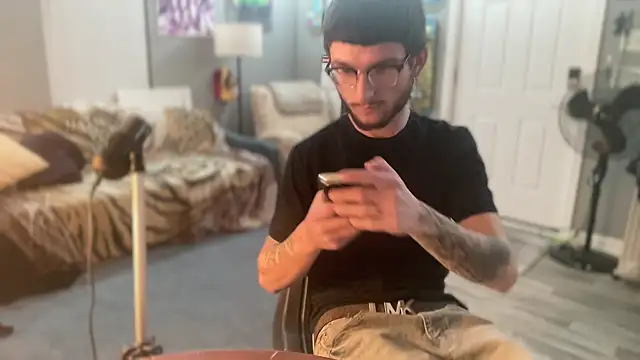 hungkubenski online show from December 15, 2025, 7:12 am