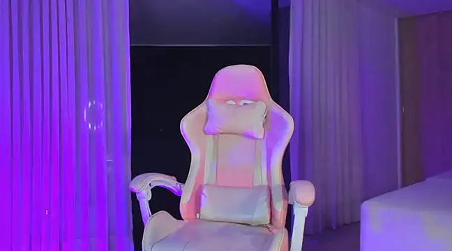 Snapshot of angelinalodge1 chatting on February 24, 2025, 12:52 am angelinalodge1 online show from February 24, 2025, 12:52 am