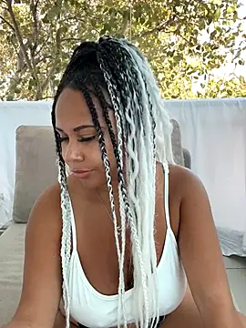 HaileyDiana online show from September 23, 2025, 11:46 am