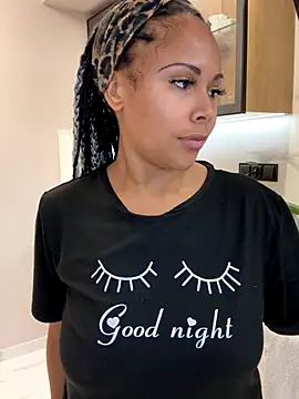 HaileyDiana online show from November 5, 2025, 11:54 am