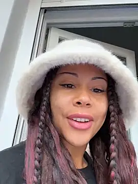 HaileyDiana online show from March 26, 2026, 9:04 am