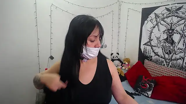 lili peach online show from December 5, 2024, 9:06 pm