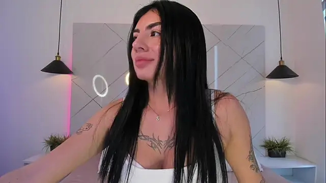 ANTONELLA  ROUSE  online show from September 30, 2025, 9:09 pm