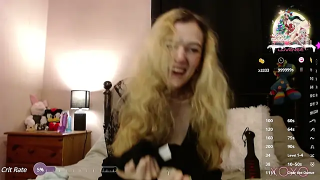 Snapshot of EllieeRose chatting on December 21, 2024, 6:44 pm EllieeRose online show from December 21, 2024, 6:44 pm