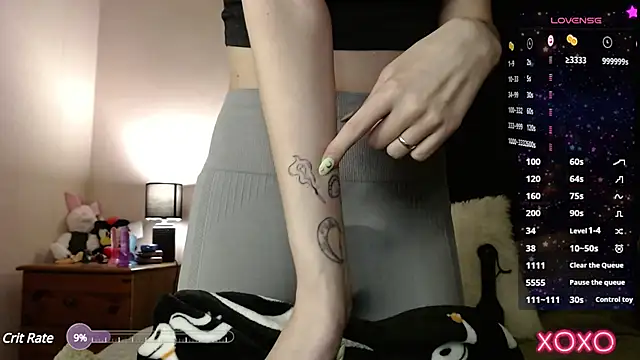 Snapshot of EllieeRose chatting on January 15, 2025, 12:30 am EllieeRose online show from January 15, 2025, 12:30 am