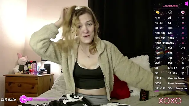 Snapshot of EllieeRose chatting on January 15, 2025, 3:43 am EllieeRose online show from January 15, 2025, 3:43 am