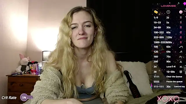 Snapshot of EllieeRose chatting on January 19, 2025, 3:50 am EllieeRose online show from January 19, 2025, 3:50 am