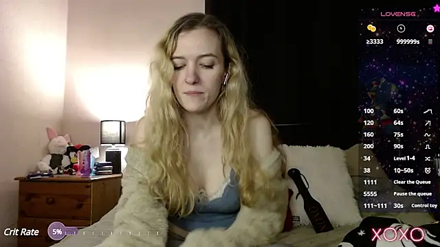 Snapshot of EllieeRose chatting on January 19, 2025, 6:53 am EllieeRose online show from January 19, 2025, 6:53 am
