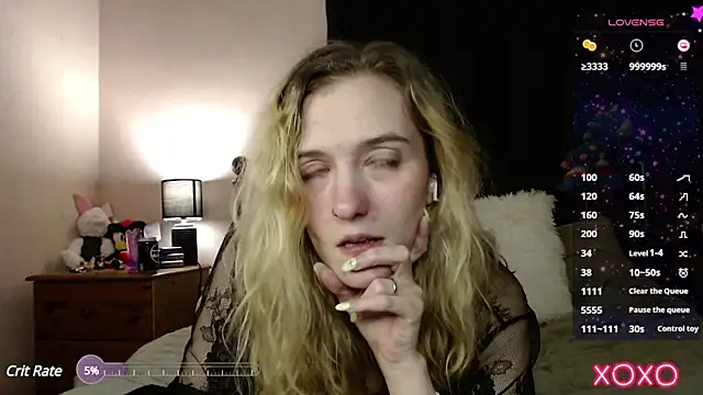 Snapshot of EllieeRose chatting on February 2, 2025, 4:37 am EllieeRose online show from February 2, 2025, 4:37 am