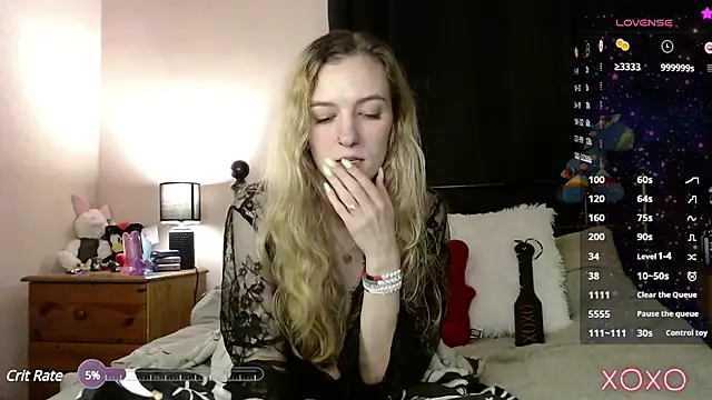 Snapshot of EllieeRose chatting on February 4, 2025, 4:29 pm EllieeRose online show from February 4, 2025, 4:29 pm