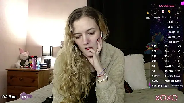 Snapshot of EllieeRose chatting on February 23, 2025, 5:01 am EllieeRose online show from February 23, 2025, 5:01 am