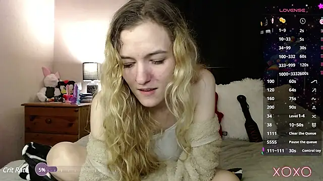 Snapshot of EllieeRose chatting on March 8, 2025, 11:28 pm EllieeRose online show from March 8, 2025, 11:28 pm