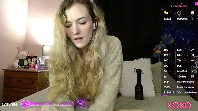 Snapshot of EllieeRose chatting on March 19, 2025, 7:17 pm EllieeRose online show from March 19, 2025, 7:17 pm