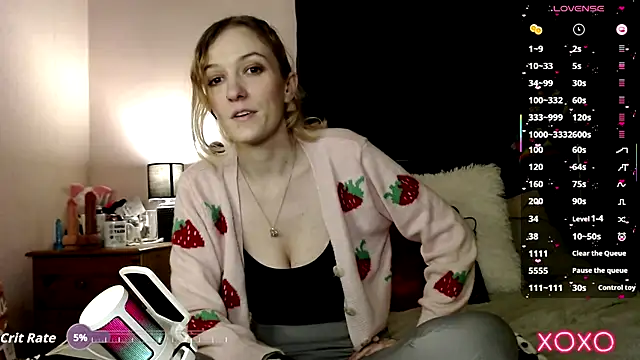 Snapshot of EllieeRose chatting on September 22, 2025, 11:29 pm EllieeRose online show from September 22, 2025, 11:29 pm