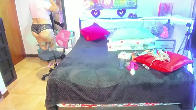 karenmilf 4 online show from December 21, 2024, 3:03 am