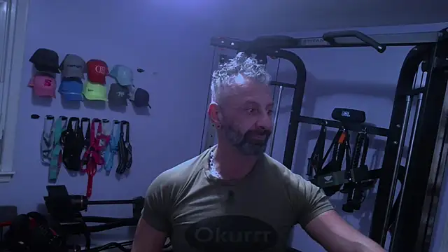 DaddySnowXX online show from November 28, 2025, 2:03 am