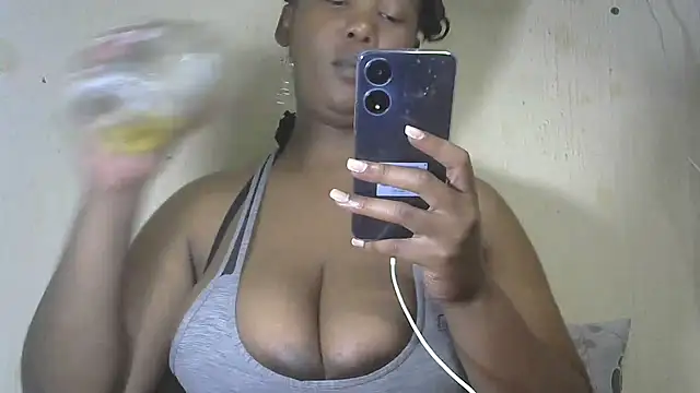 NippleMilkXx online show from December 26, 2024, 2:33 am