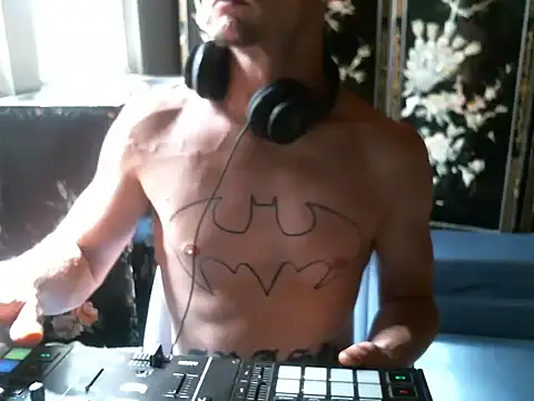 trash4cash online show from October 4, 2025, 6:28 pm