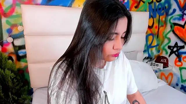 Liana Bernocchi online show from November 20, 2025, 7:46 pm