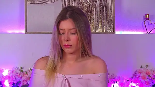 LiliaBianka online show from February 18, 2025, 9:43 am