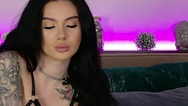 CarolinePrescott online show from February 8, 2026, 5:33 am