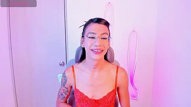 sofiaa grey  online show from December 20, 2025, 2:13 pm