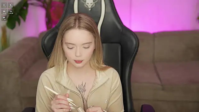 Cassy-Celestial  online show from October 30, 2025, 8:16 am