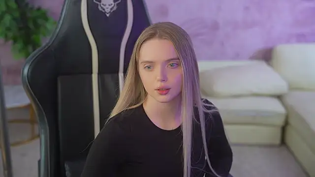 Cassy-Celestial  online show from November 1, 2025, 11:23 am