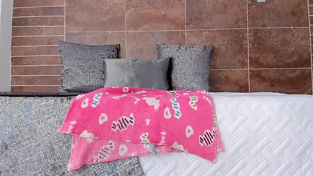 Snapshot of emily_hunter12 chatting on November 3, 2025, 1:23 pm emily hunter12 online show from November 3, 2025, 1:23 pm