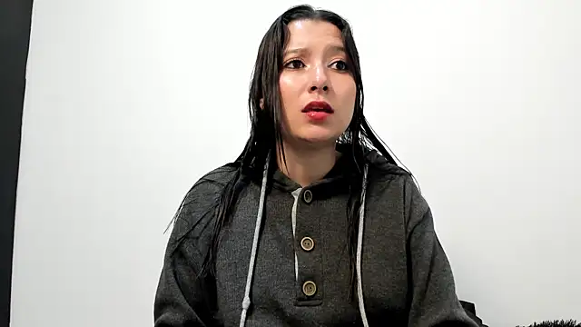 cami-01 online show from November 10, 2025, 9:58 pm