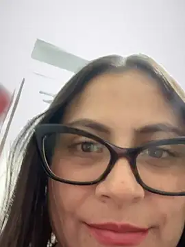 Snapshot of Sol_biglips chatting on December 6, 2024, 1:29 am Sol biglips online show from December 6, 2024, 1:29 am