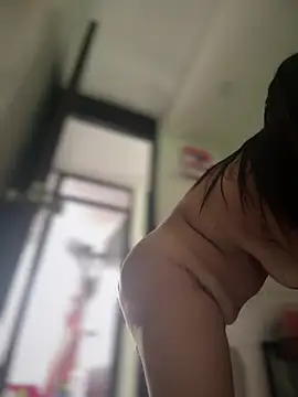 Snapshot of Sol_biglips chatting on February 20, 2025, 4:25 pm Sol biglips online show from February 20, 2025, 4:25 pm