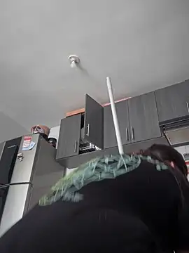 Snapshot of Sol_biglips chatting on February 26, 2025, 5:39 pm Sol biglips online show from February 26, 2025, 5:39 pm