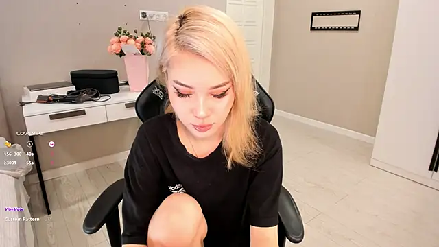 aya shy online show from February 24, 2025, 10:04 am