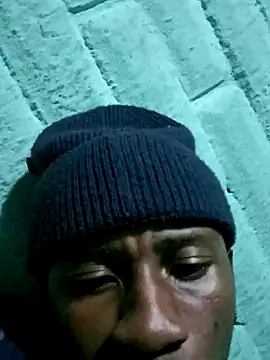 HandsomeBuoyy21 online show from April 12, 2026, 2:00 pm