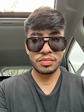 tom thick online show from November 4, 2025, 5:12 pm