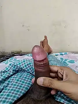 AUNTY1984 online show from September 18, 2025, 8:16 am