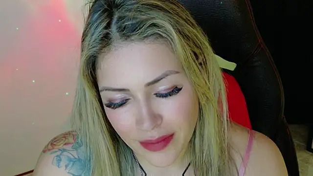 Natalia Montoya online show from November 26, 2025, 9:16 pm