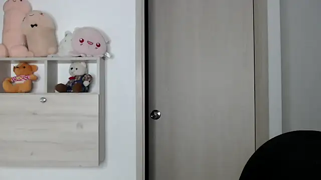 kaiine190 online show from November 14, 2025, 7:07 am