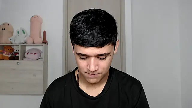 kaiine190 online show from December 13, 2025, 8:36 pm