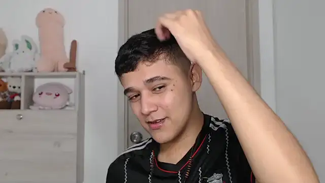 kaiine190 online show from December 23, 2025, 8:23 am