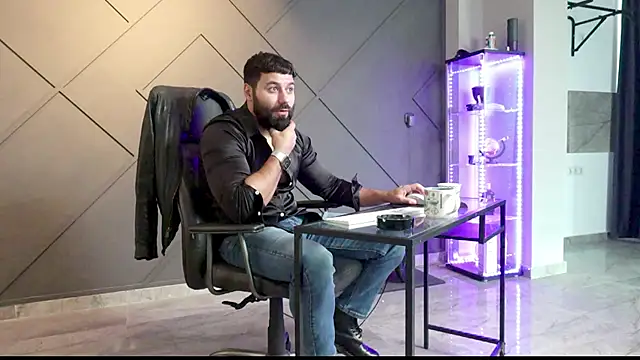 Snapshot of mattmasterss chatting on December 15, 2024, 10:50 am mattmasterss online show from December 15, 2024, 10:50 am