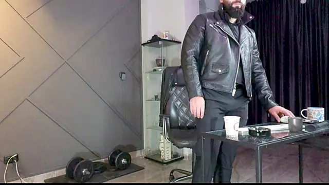 Snapshot of mattmasterss chatting on December 29, 2024, 9:30 pm mattmasterss online show from December 29, 2024, 9:30 pm