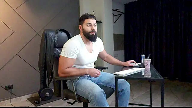 Snapshot of mattmasterss chatting on January 4, 2025, 8:16 pm mattmasterss online show from January 4, 2025, 8:16 pm